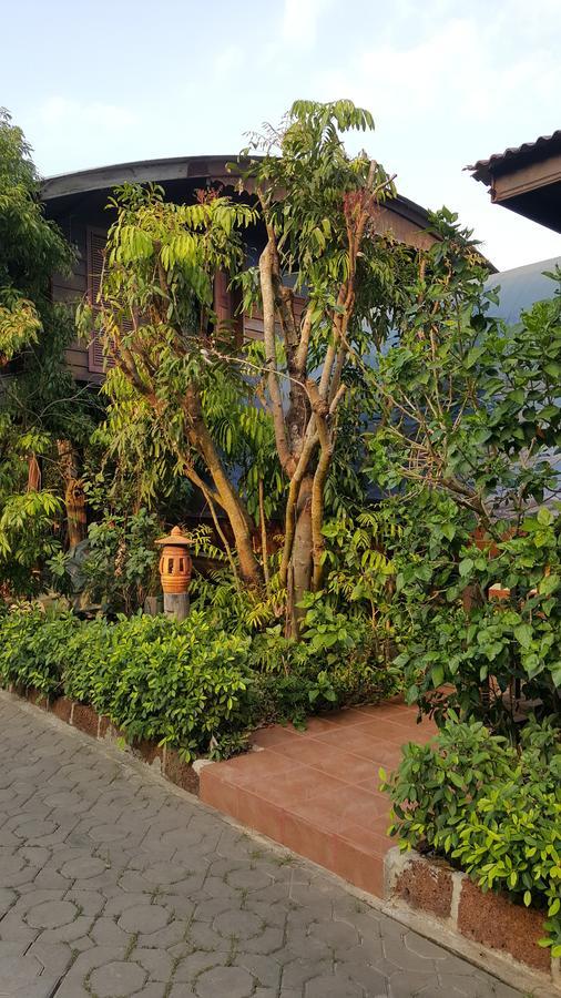 Ruean Mai Chai Khlong Amphawa Zewnętrze zdjęcie