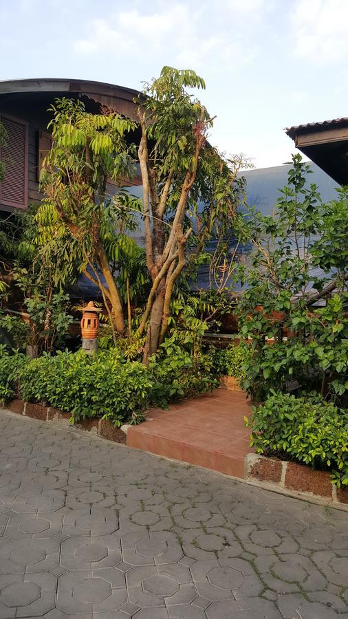 Ruean Mai Chai Khlong Amphawa Zewnętrze zdjęcie