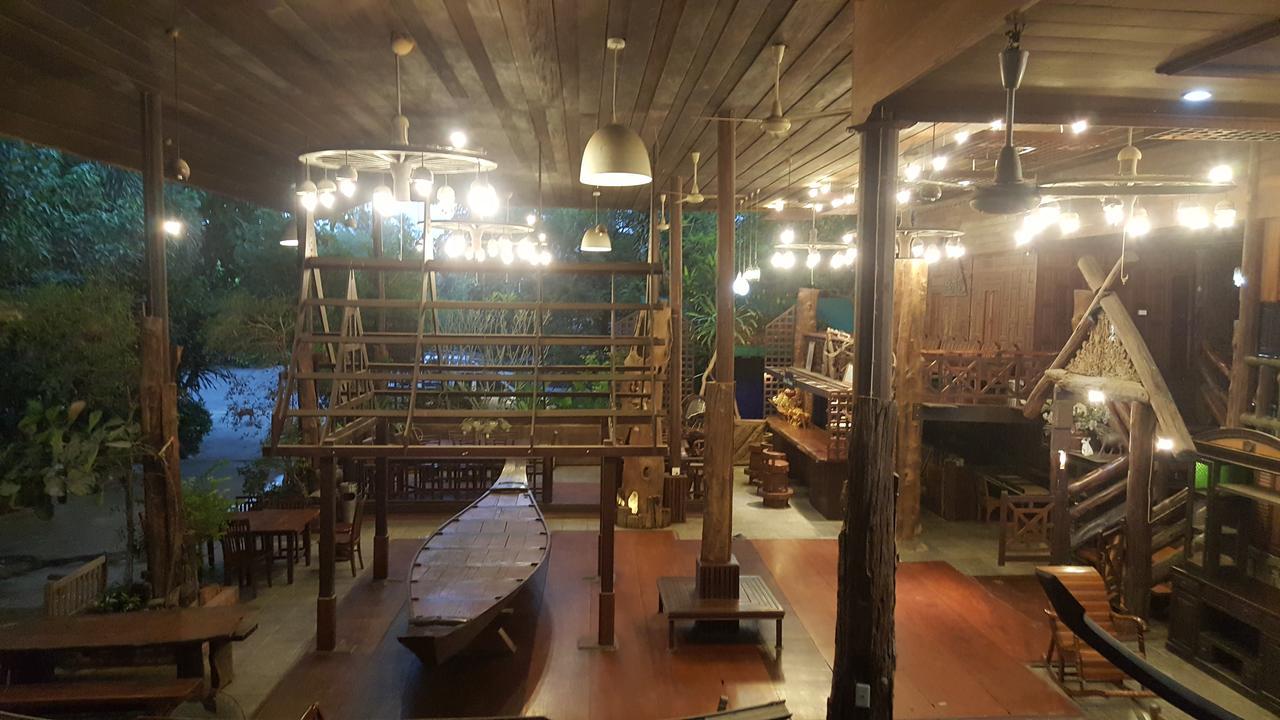 Ruean Mai Chai Khlong Amphawa Zewnętrze zdjęcie